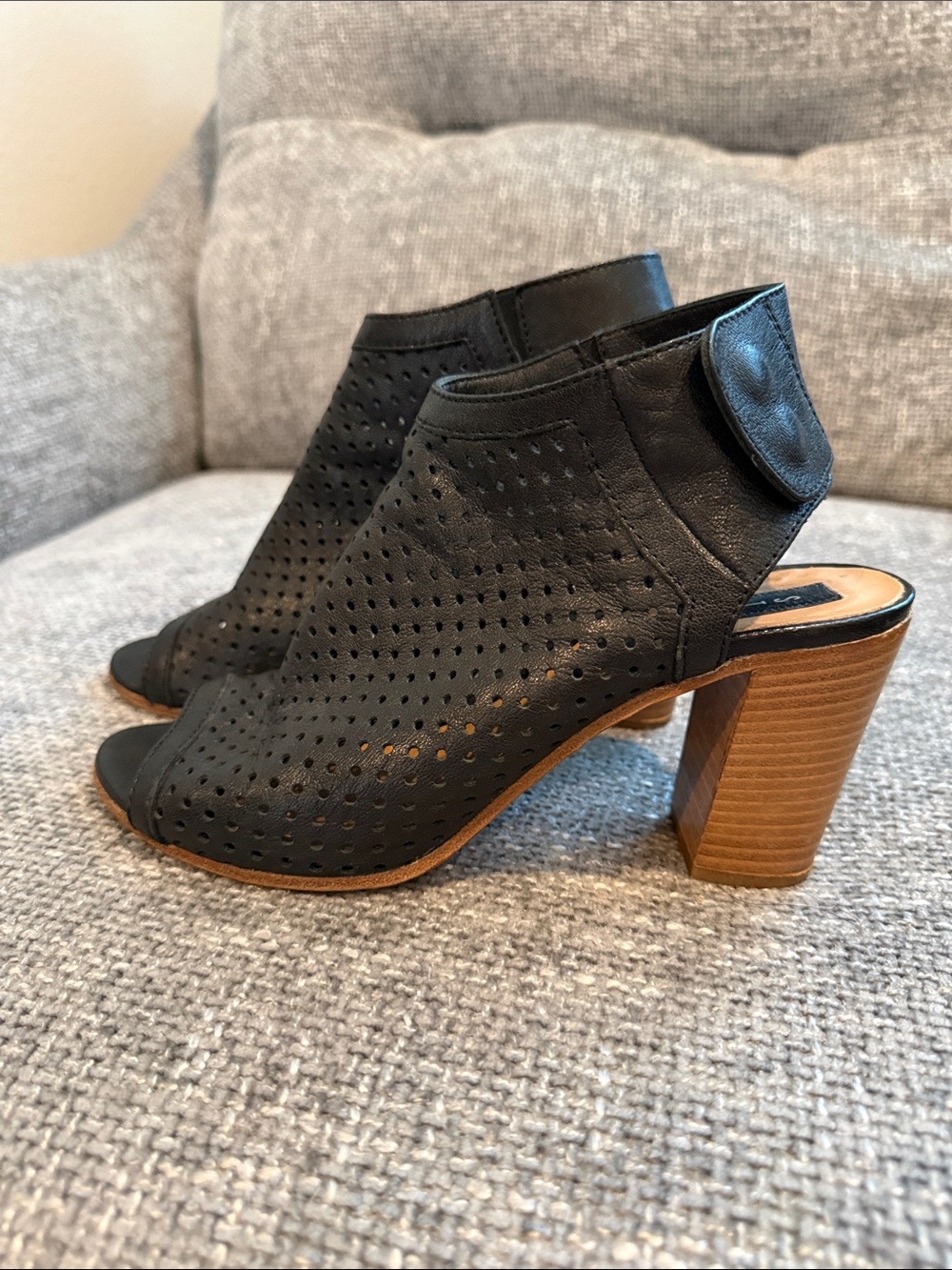 Steven By Steve Madden Black Perforated Leather Open-Toe Block Heel Sandals